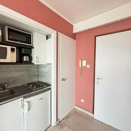 Apartment Confortable Avec Balcon Face A La Aux Sables-d'olonne - Fr-1-197-611 *